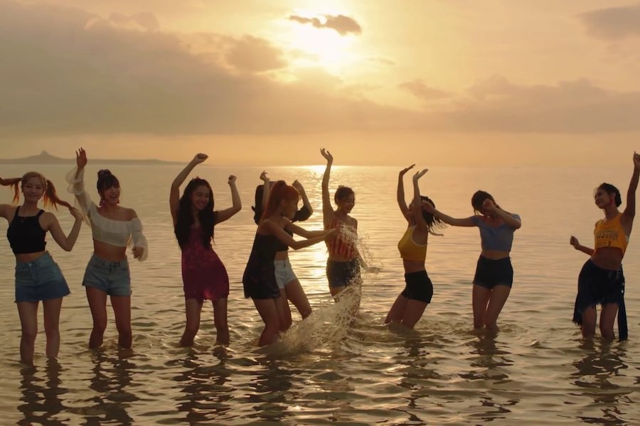 Soompi Watch Twice Members Dance The Night Away In Summery Comeback Mv T Co Jt9dubbbi7 T Co Cdimflf9ws Twitter