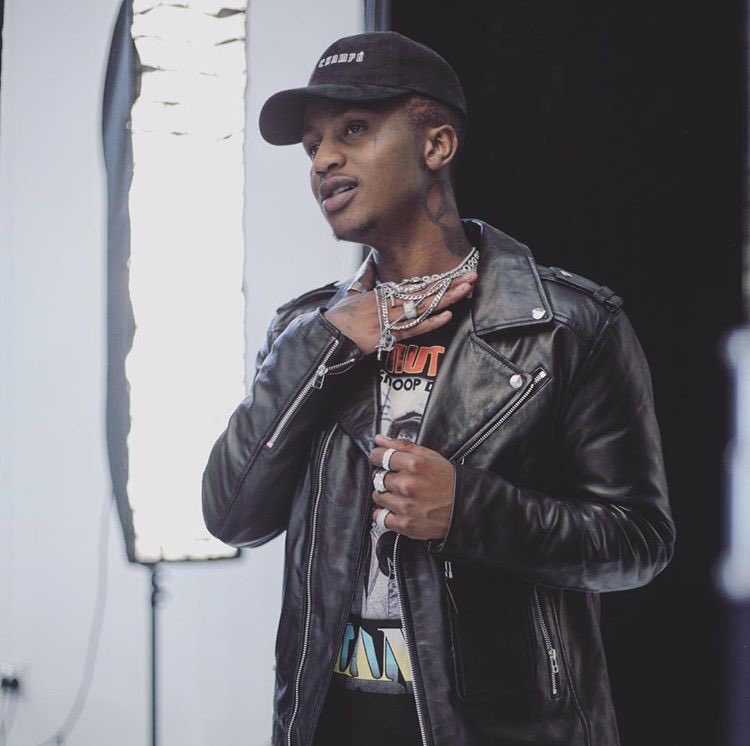 KidTini's tweet photo. This nigga right here is one of the greatest of our time no matter how you flip it. It’s written in stone and can never be erased. Stop acting like kids, even the mightiest warriors bleed real blood. https://t.co/71qHWAknRF