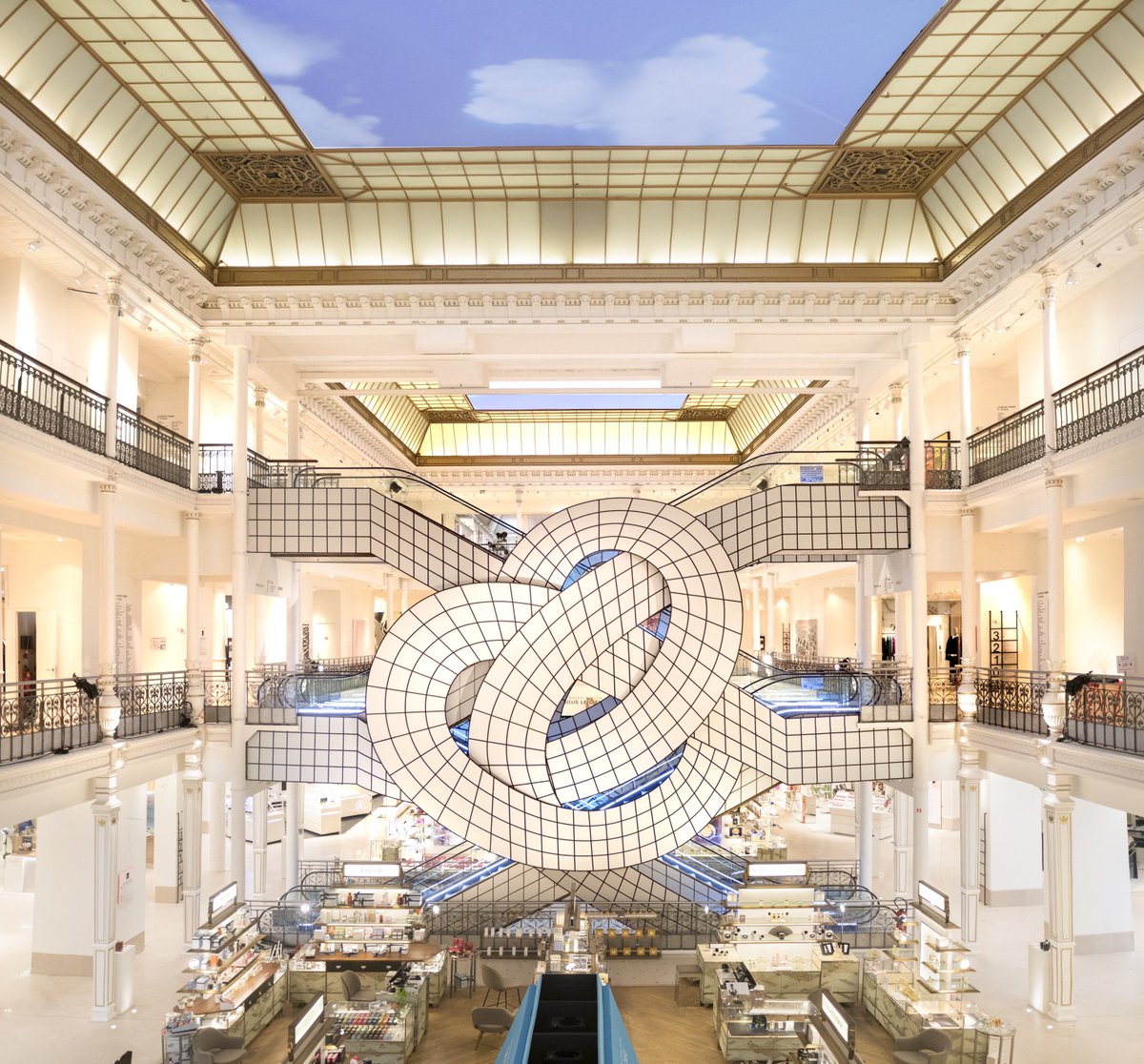 fosterandbaylis's tweet photo. Excellent knotty escalator in Paris #bonmarche #retailglobal https://t.co/VOrr0ibIQ3