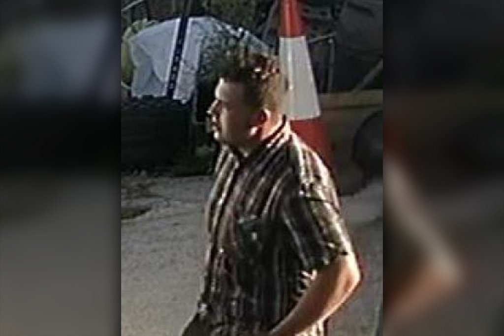 Our officers have issued a CCTV still and are appealing for further witnesses after a man suffered head injuries during an assault in #Clowne. Can you help us with this appeal? derbyshire.police.uk/News-and-Appea…