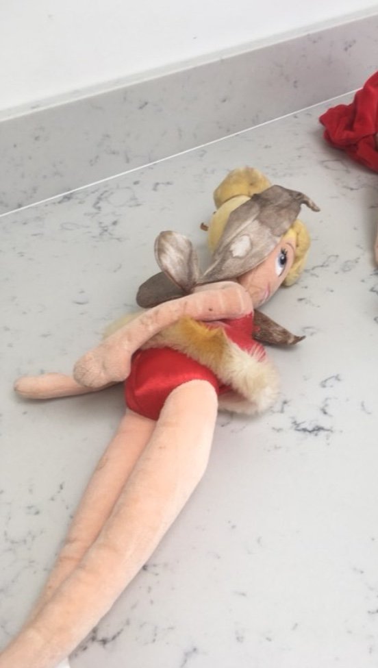 kentfirerescue's tweet photo. CALLING ALL PARENTS: Check inside the oven before turning it on! A mum had a shock when she opened the oven after 20 mins preheating to discover a burnt soft toy inside - it could have easily caught fire. Remember to look inside your oven before cooking if you have young children https://t.co/vgb40ky3TS
