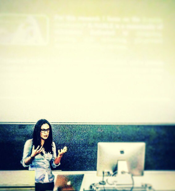 saiphcita's tweet image. My PhD student @saviaga presenting at the #hcomp2018 Doctoral Consortium her research for systematically organizing citizen crowds for collective action. This was an excellent event that really helped students to iterate and improve. Kudos @wslasecki and other organizers! 🚀