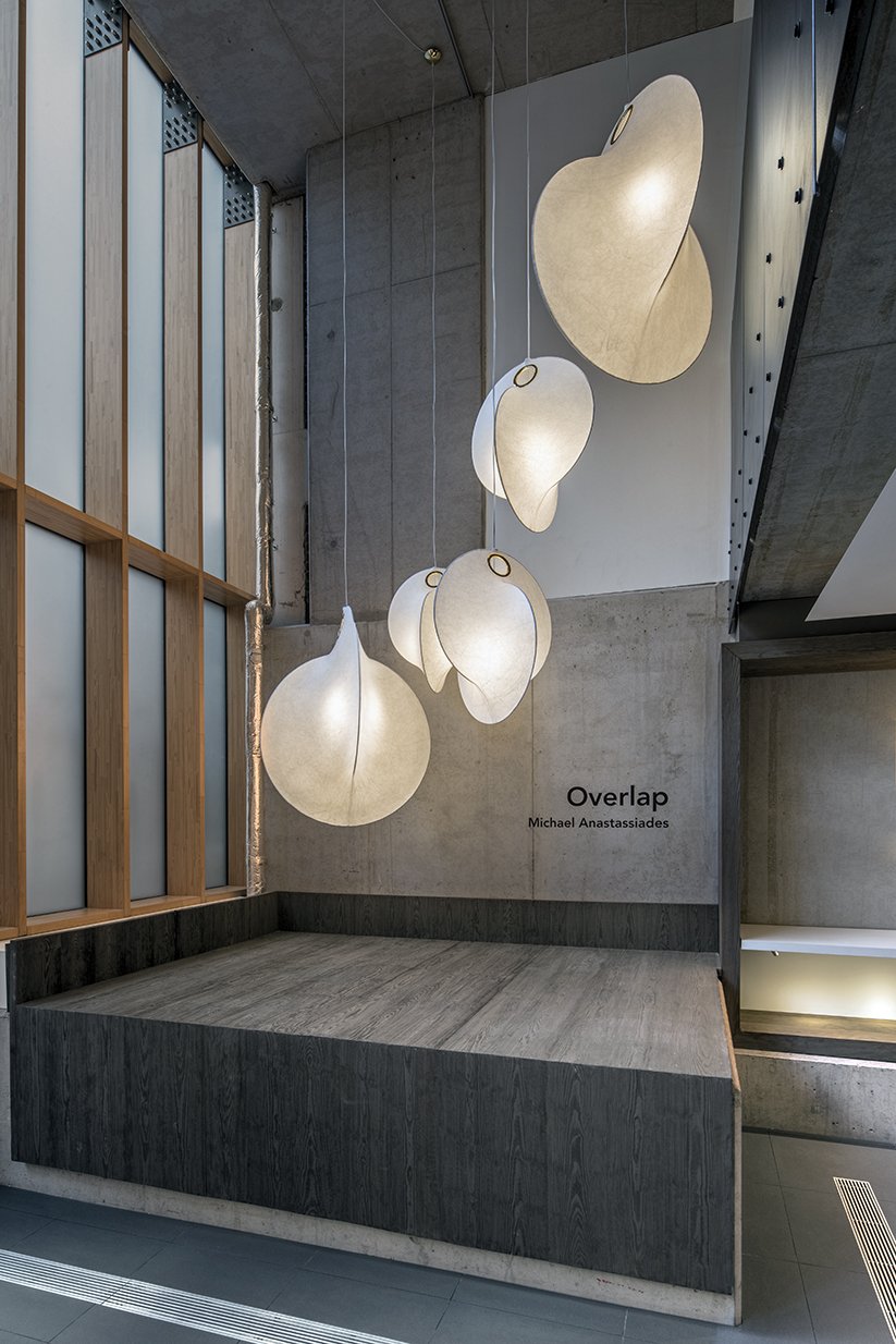 上的 Jonathan Banks："My #photography various new ranges of lighting from #Flos, at the Atrium studio. arrivals included iconic pieces as #Overlap by Michael Anastassiades. #design #interior #light #lighting #