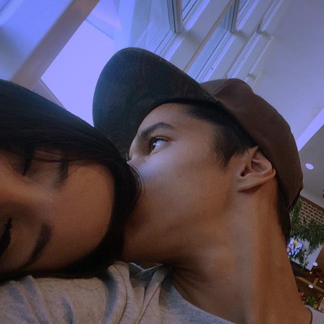 Lovexgram's tweet photo. When boys kiss you on forehead 😊❤️🙈 https://t.co/iVRMWMgvh0