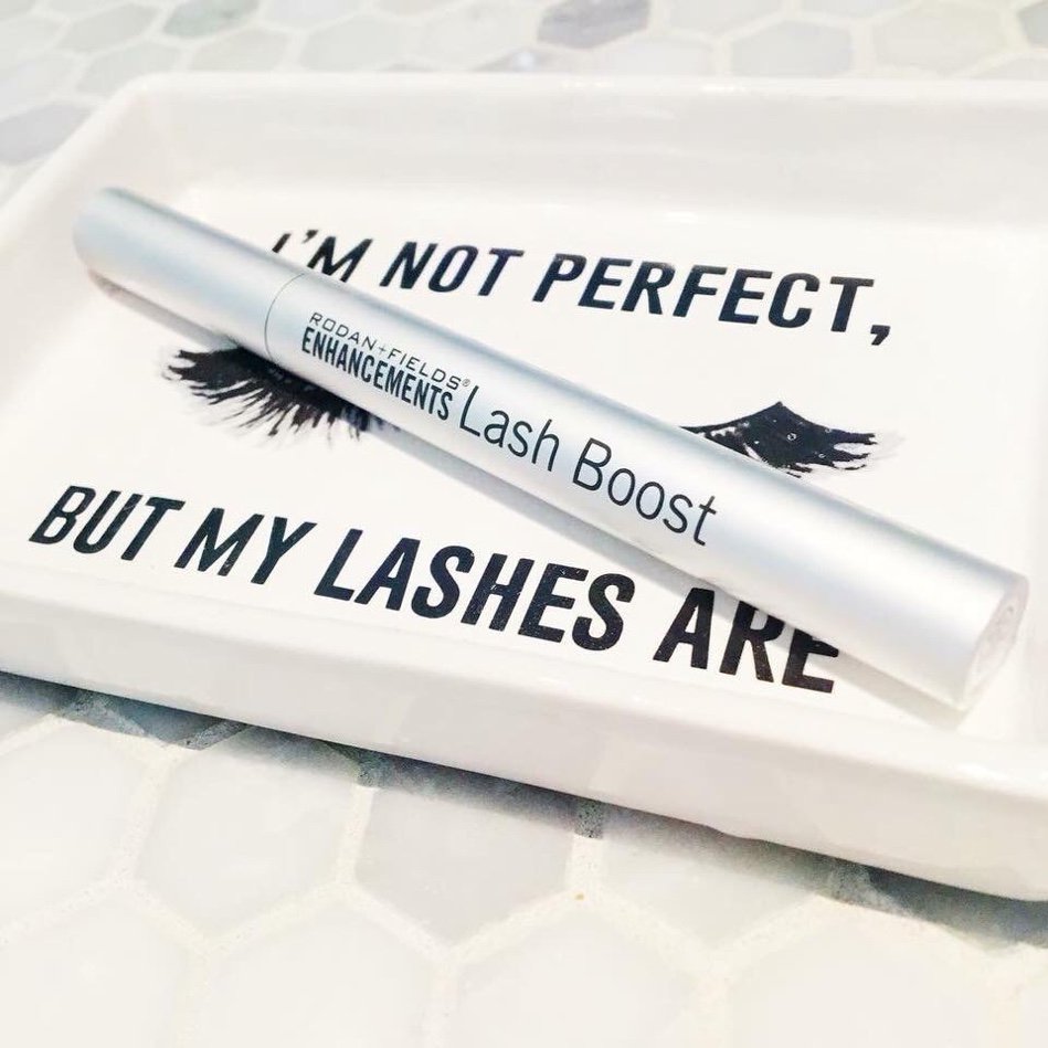 JoeliMulligan's tweet image. This is a summer project I can get behind: Start using #RFLashBoost now, and you can go mascara-free by Labor Day. Who’s in?
