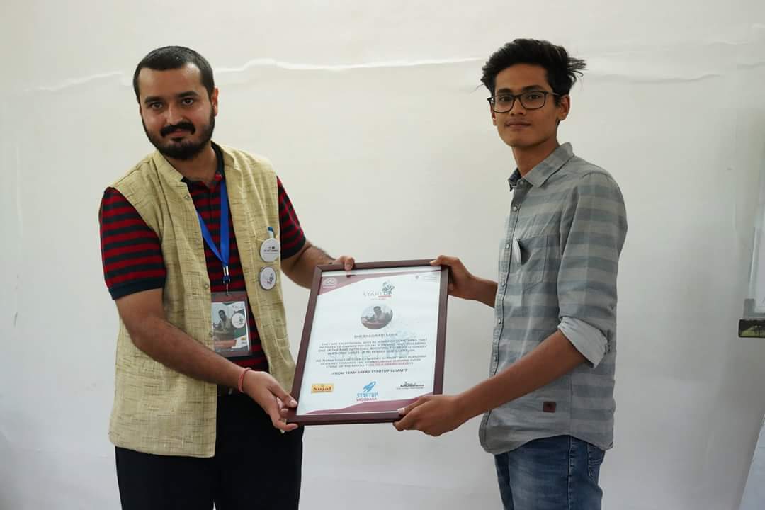SayajiStartup's tweet photo. Day 5: Panel Discussion, Workshop by Bhavesh Kothari on How to Pitch, Learning from Books by Bhagirath Baria. 

#SSS2k18 #CelebratingIdeas #StartupFestival https://t.co/o0KBB6tF99