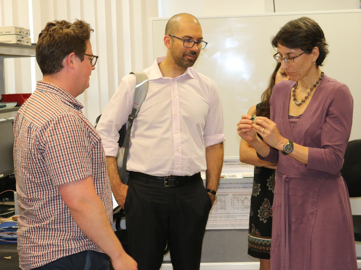 BristolCSN's tweet photo. Thanks to Federico Boccardi and Armelle Boisset for your seminar on Spectrum Engineering @Ofcom and the role of the regulator in the efficient use of #Wireless #technologies. Also, thanks for your questions and suggestions during the lab tour! https://t.co/hdymke17Oz