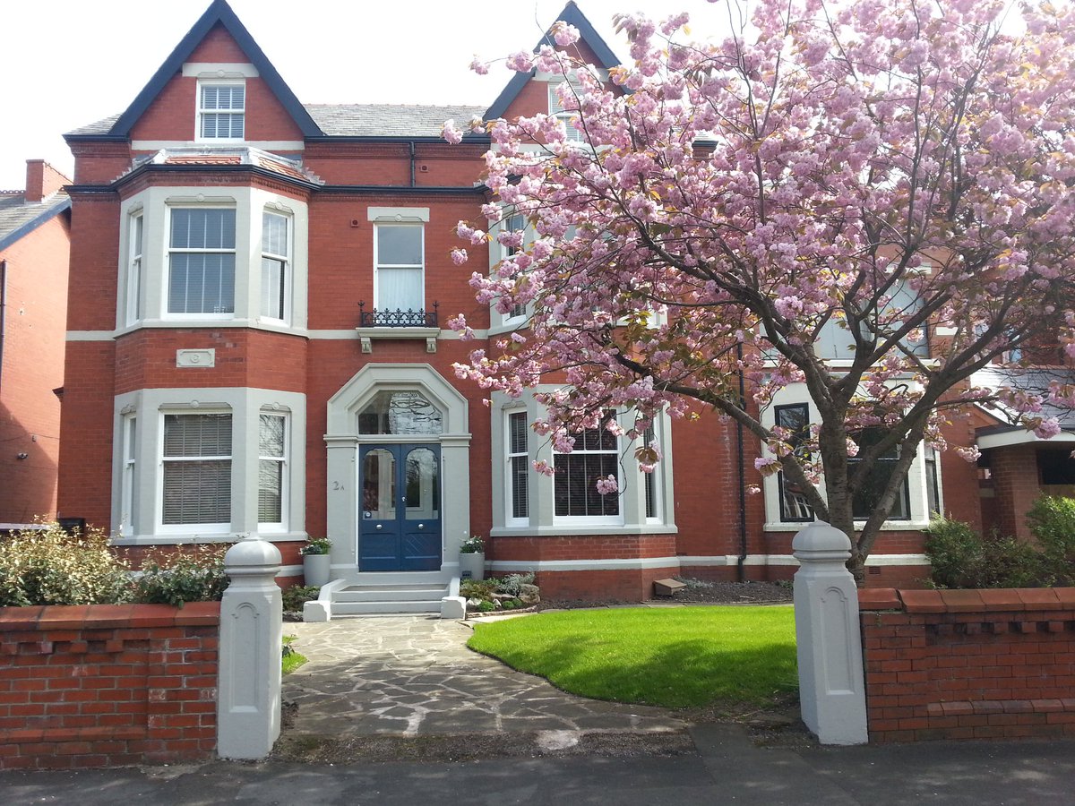 TheHolidayCots's tweet image. Just 5 minutes away from the beach &amp;amp; Royal Lytham Golf Club, Paramount Apartments offer luxurious accommodation in the heart of Lytham St Annes.
theholidaycottages.co.uk/Lancashire/160…
#LythamStAnnes #Lancashire #SelfCatering #Luxurious #Accommodation