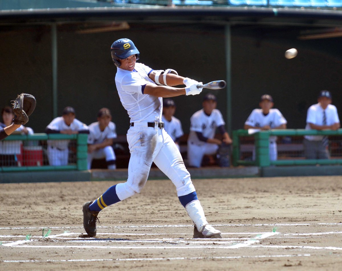 nikkan_tohoku's tweet photo. ＃高校野球 福島大会 聖光学院が夏12連覇へ８回コールド発進した。１―０の６回、須田優真内野手（３年）が中越え２点適時二塁打を放ち加点。７回にも須田が高めの変化球を左越え２ラン。斎藤智也監督（55）は「勝負強いね。不動の４番でいいんじゃない」#聖光学院 #安達 #甲子園 https://t.co/pLPuMumRYl