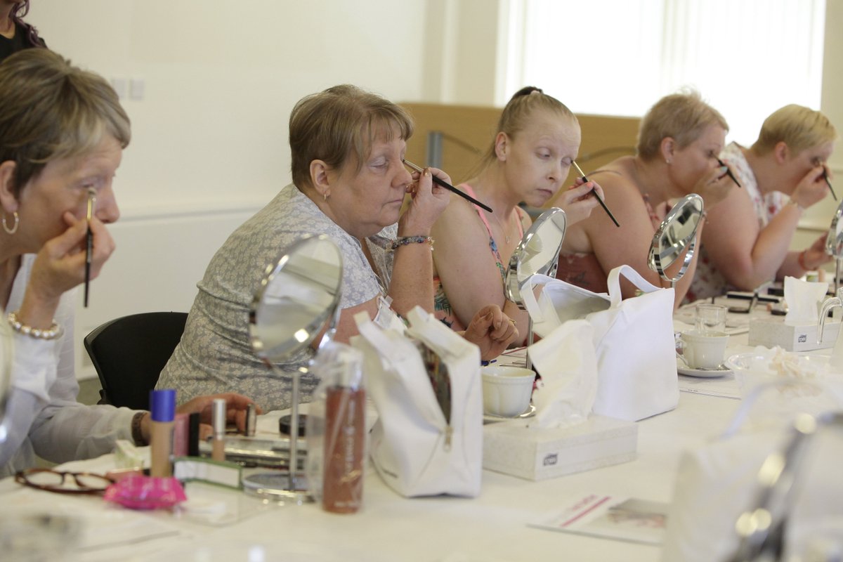 lgfbuk's tweet photo. Please take a look at this lovely picture from a recent Workshop at #stokeontrent #throwbackthursday. It was great to hear how much you all enjoyed it ๐๐#supportingwomenwithcancer #confidenceboost #fun #newfriends #social #actionshot https://t.co/ICk5lGIBUQ