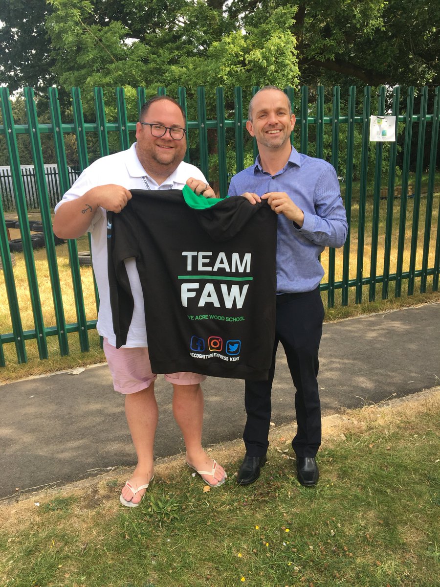 five_acre's tweet image. How can we thank all out #LondontoParis supporters????? @RecExpressKent presented our TEAM FAW hoodies this morning. Designed, created, donated.....THANK YOU!!!!! #community #support #teamwork