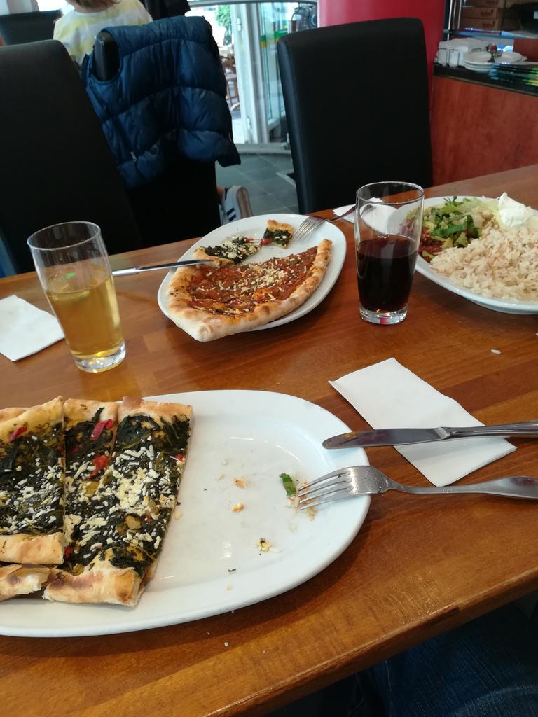 alienzee's tweet image. #Urlaub in #harburg @urfa