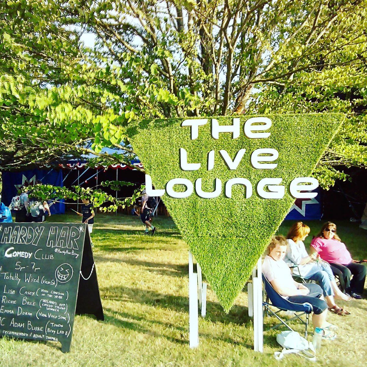 Must be the best family music festival in Ireland <a href="/GrooveFestival/">Groove Festival</a> Excellent work from <a href="/TonyClaytonLea/">Tony Clayton-Lea</a> &amp; @MASONRYie 
#summer #bray