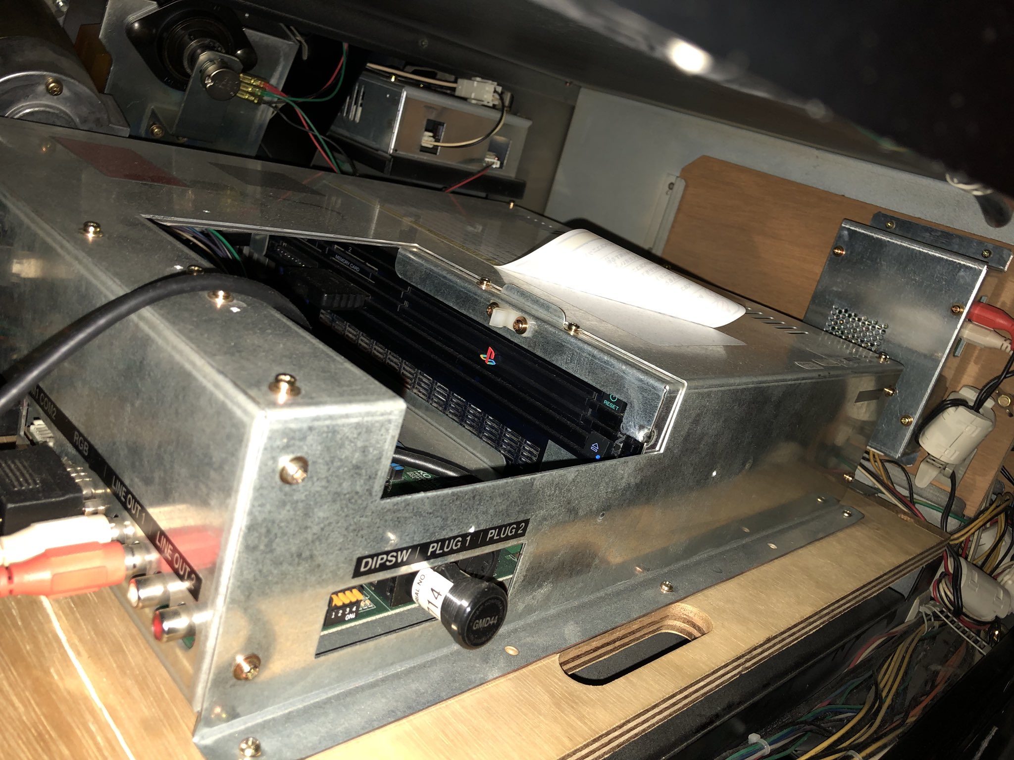 Crazyuniform スリルドライブ3の基板 本当にps2がそのまま入っているとは T Co 2lz2o1p2lv Twitter