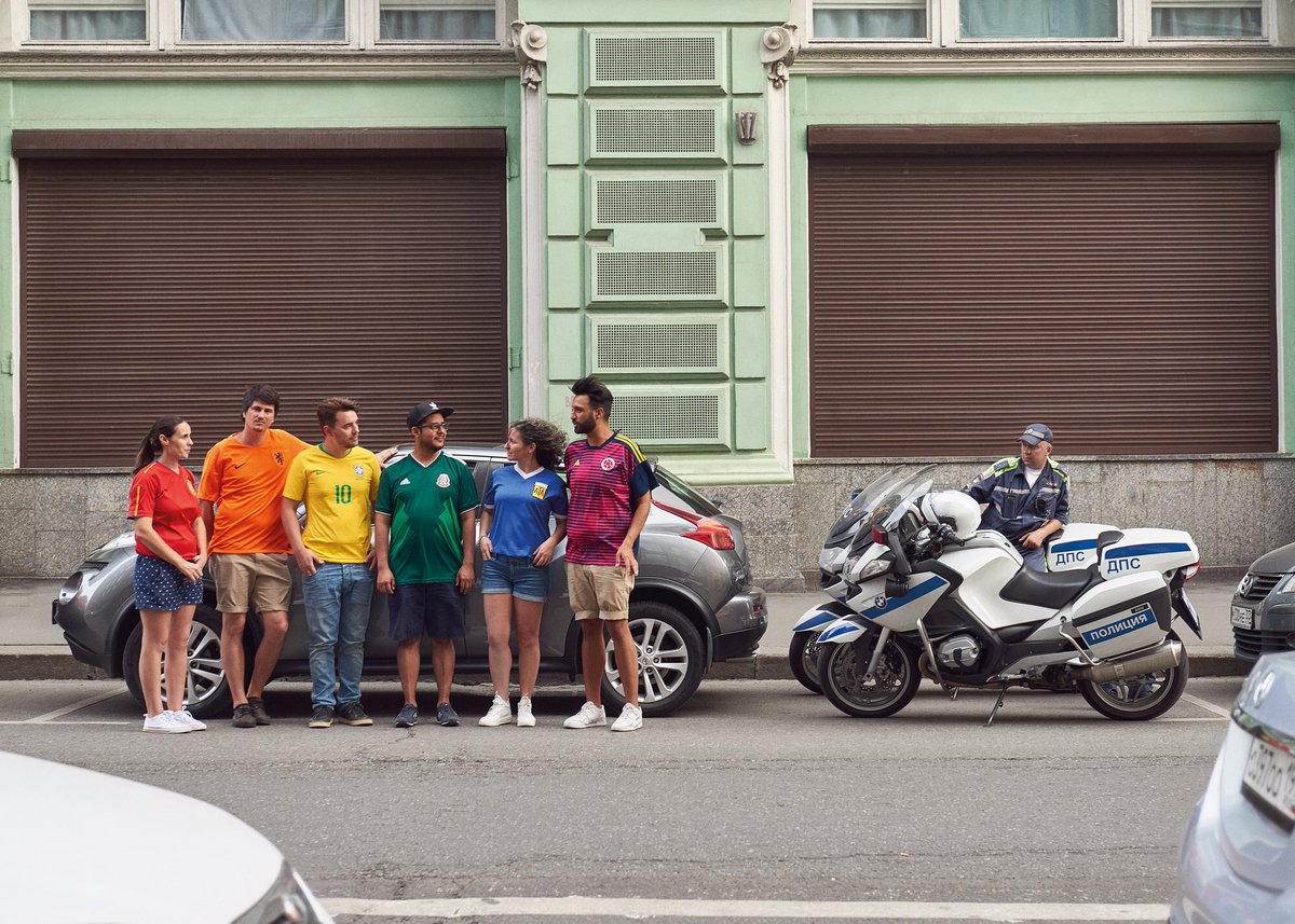 In Russia it’s illegal to display the LGBT pride flag. So during the #WorldCup these 6 football fans have formed a hidden rainbow flag with their soccer jerseys, to protest Russia’s discriminatory laws in plain sight. #HiddenFlag ✊🏳️‍🌈