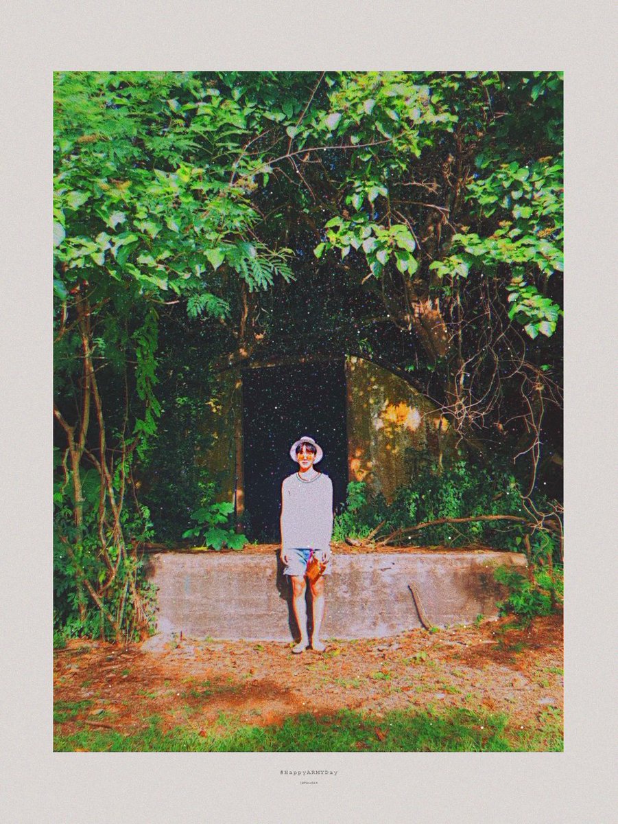 BTSorbit's tweet photo. 🌴 @BTS_twt https://t.co/epzssj2daU