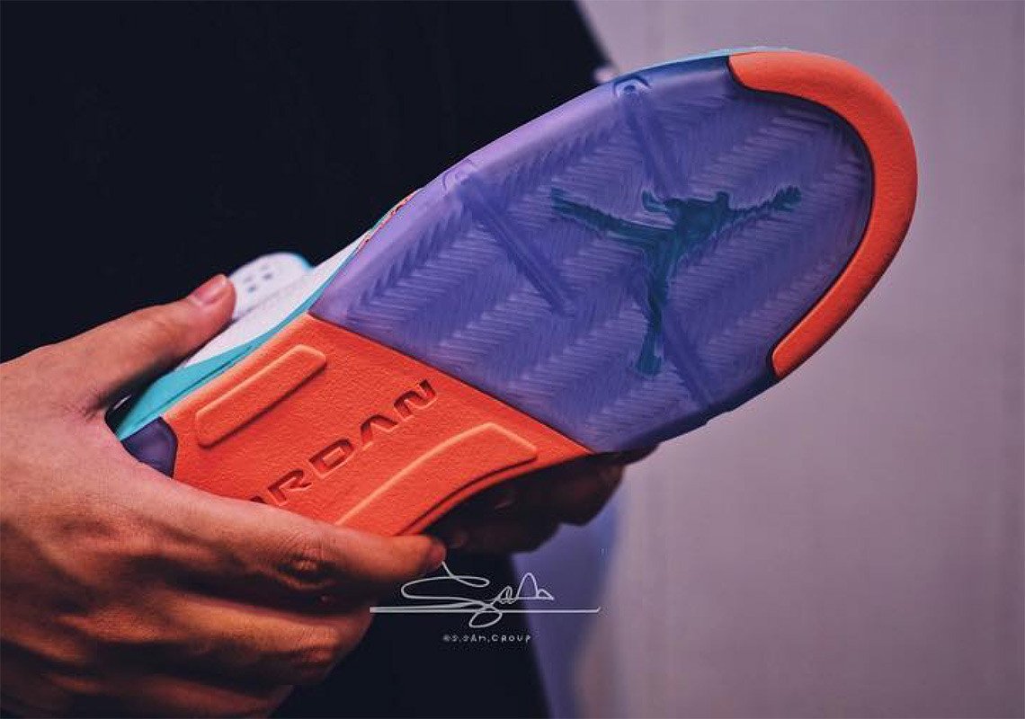 スニーカーウォーズ على تويتر 海外7月14日発売予定 ナイキ エアジョーダン5 レトロ Gg ホワイト クリムゾン パルス ライト アクア ブラック 4402 100 T Co Iuxkamgk2a パステルカラーでガーリッシュな装いを演出 Sneakerwars スニーカー Jordan