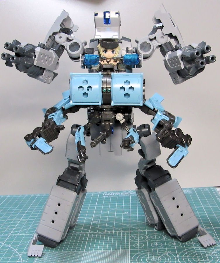 スケアクロウ組みました
ギガンティックコンビネーション
#ヘキサギア  #デスクトップアーミー