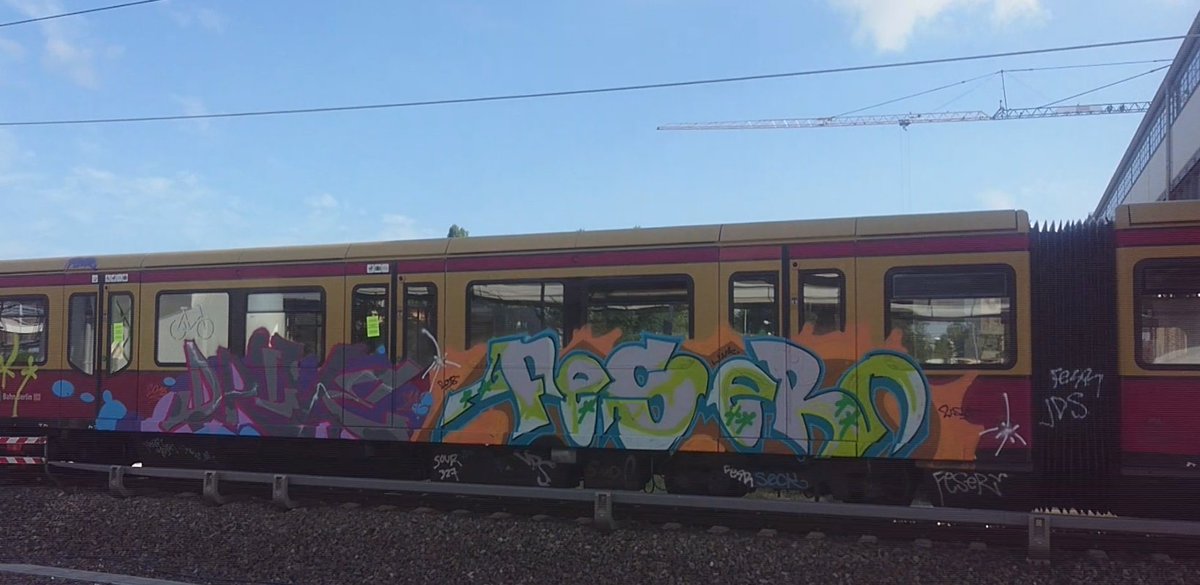 TrainsBB's tweet photo. #aktuell #artwork #berlin #color #current #db #graffiti #ice #interlakenost #linies5 #painting #stadtbahn #streetart #sbahnberlin #sbahn #spraytrain #trainart #trainbombing  #trainwring #train #urbanart #zugliebe https://t.co/jSxfDqSNJI