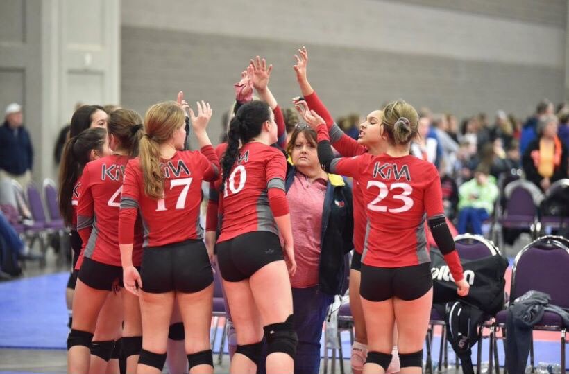 coach_toc's tweet image. Coach Mary Frank interview is up on FB at SPIKEVollyball NOW!!
Catch it!
#SPIKEVolleyball 
#KIVAPROUD