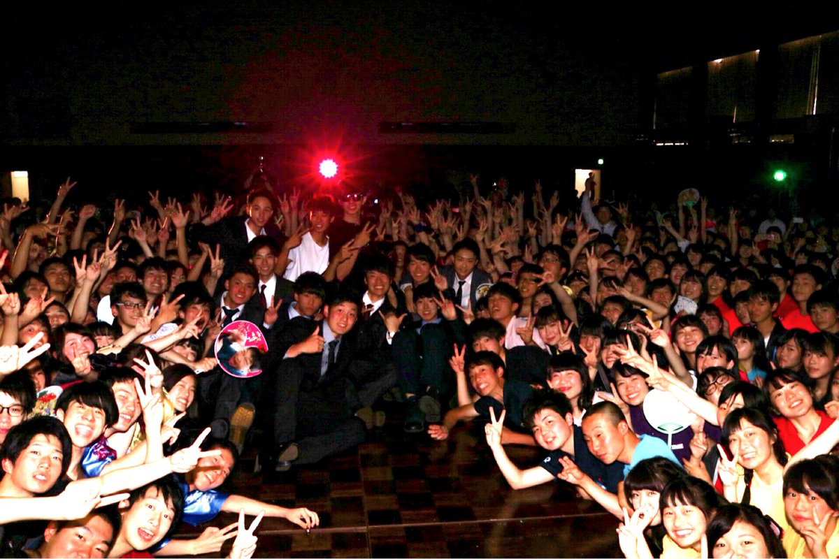 NAOYA2000627's tweet photo. 学生最後の学祭が終わってしまったー
人生で1番楽しい学祭だったのは確かだった！🤘ダンコレの時など盛り上がってくれた人たちにほんとに感謝しかない、ありがとう！！
3日間お疲れ様でした！！👏 https://t.co/C4gID2oD0P