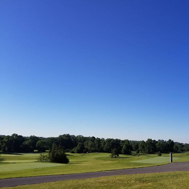 What a beautiful day for golf! #GreatGolfWeather 
#GolfIsFun #LoveGolf #PlayGolf #BestOfTheValley ift.tt/2ztBAtY