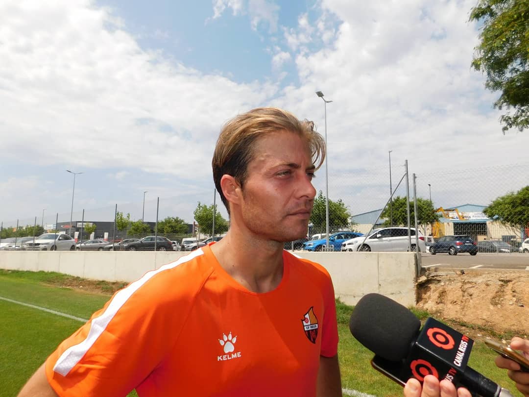 GomisJoan's tweet image. El CF Reus Deportiu ha iniciat la pretemporada amb sessió d'entrenament a l'annex de l'Estadi Municipal. El tècnic Bartolo, el capità Olmo i el nou davanter Linares han atès als mitjans. #periodisme #reusdigital #lanovaradio #cfreusdeportiu #Liga123