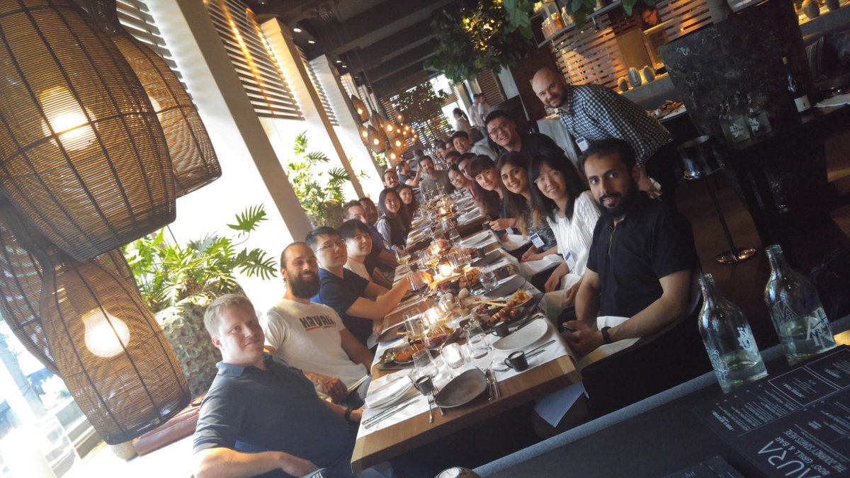 TechAtBloomberg's tweet image. It definitely looks like a good time was had by all of the dinner attendees! #HCOMP2018