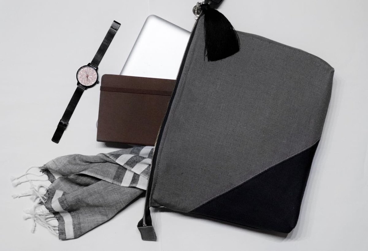 Workaday style.⠀
⠀
<a href="/stitchandsteel/">Stitch&Steel</a> watch R699 •  Elixir + Treat Scarf R250 • the hemp laptop bag R499 • Voyageur brown travel note book R320⠀
⠀
Pic: @she_eyedah 
#thespacecurates #flatlay #workday #workit #thespacesa #winter2018 #elixirandtreat #stitchandsteel #timekeeper