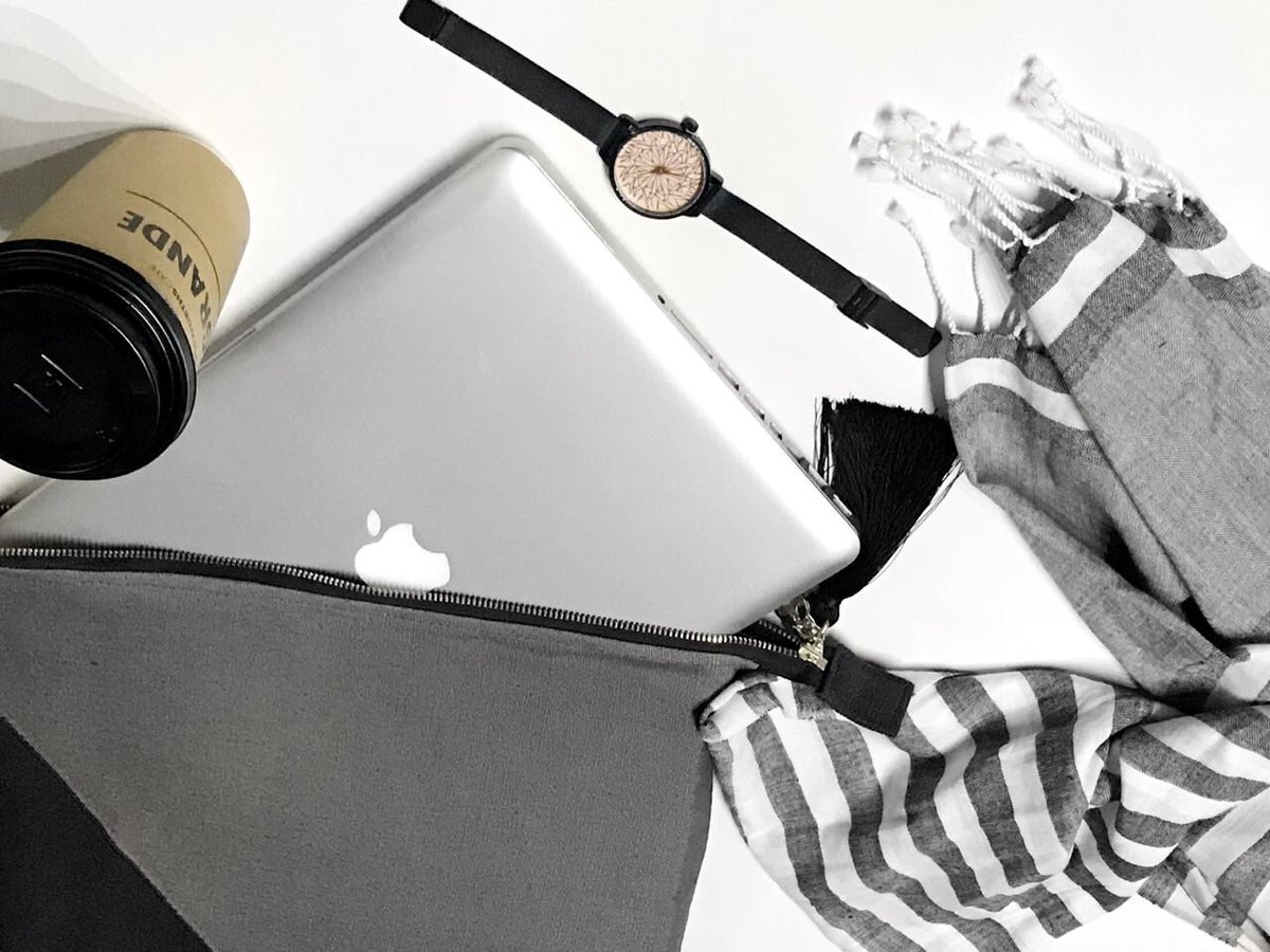 TheSpaceSA's tweet photo. Workaday style.⠀
⠀
@stitchandsteel watch R699 •  Elixir + Treat Scarf R250 • the hemp laptop bag R499 • Voyageur brown travel note book R320⠀
⠀
Pic: @she_eyedah 
#thespacecurates #flatlay #workday #workit #thespacesa #winter2018 #elixirandtreat #stitchandsteel #timekeeper https://t.co/csy3Q2Bcp4