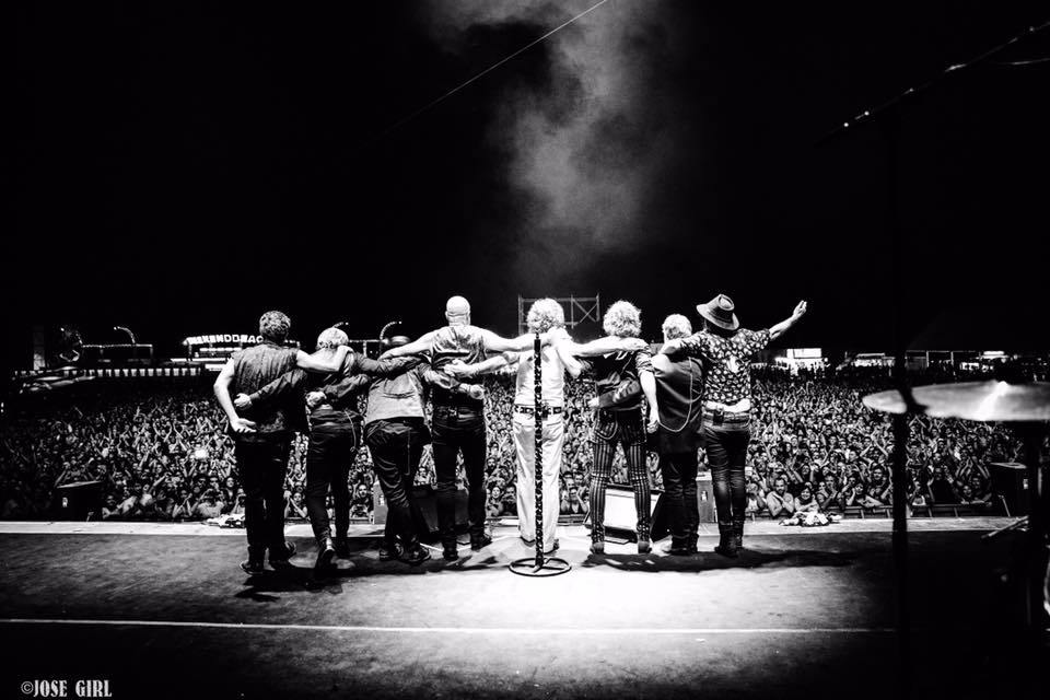 whereisraquel's tweet photo. Después de este fin de semana el @weekendbeachfes confirma sexta edición y hablamos del mágico concierto del sábado de @bunburyoficial donde cautivó con los Santos Inocentes #ExTour17_18 #BUNBURY #Weekendbeach2018
Foto: @Jose_Girl https://t.co/ykTeH9v5DS https://t.co/qec8atf1Rw