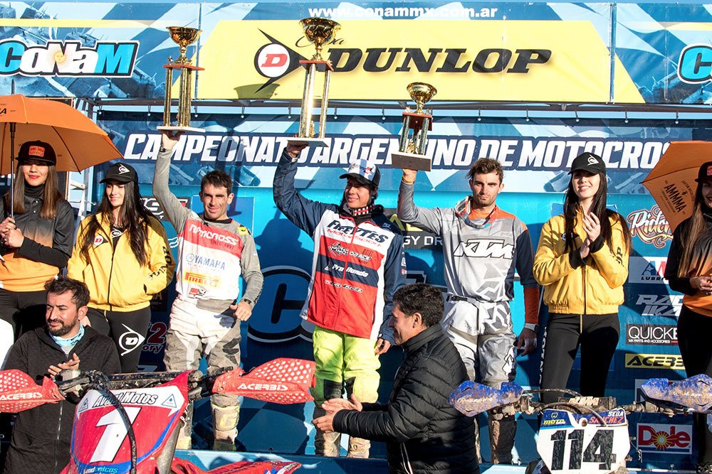 Podio internacional ayer en el autódromo de La Rioja. La MX2 tuvo a Marco Antezana, <a href="/MxTrossero/">Marcos Trossero</a> y Nico Rolando. Bolivia, Argentina y Uruguay presentes <a href="/CONAMOK/">Campeonato Argentino Motocross</a>
