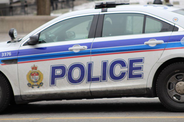 Suspect in east Ottawa stabbing surrenders: bit.ly/2zmHUmD https://t.co/8LqhljBLw5