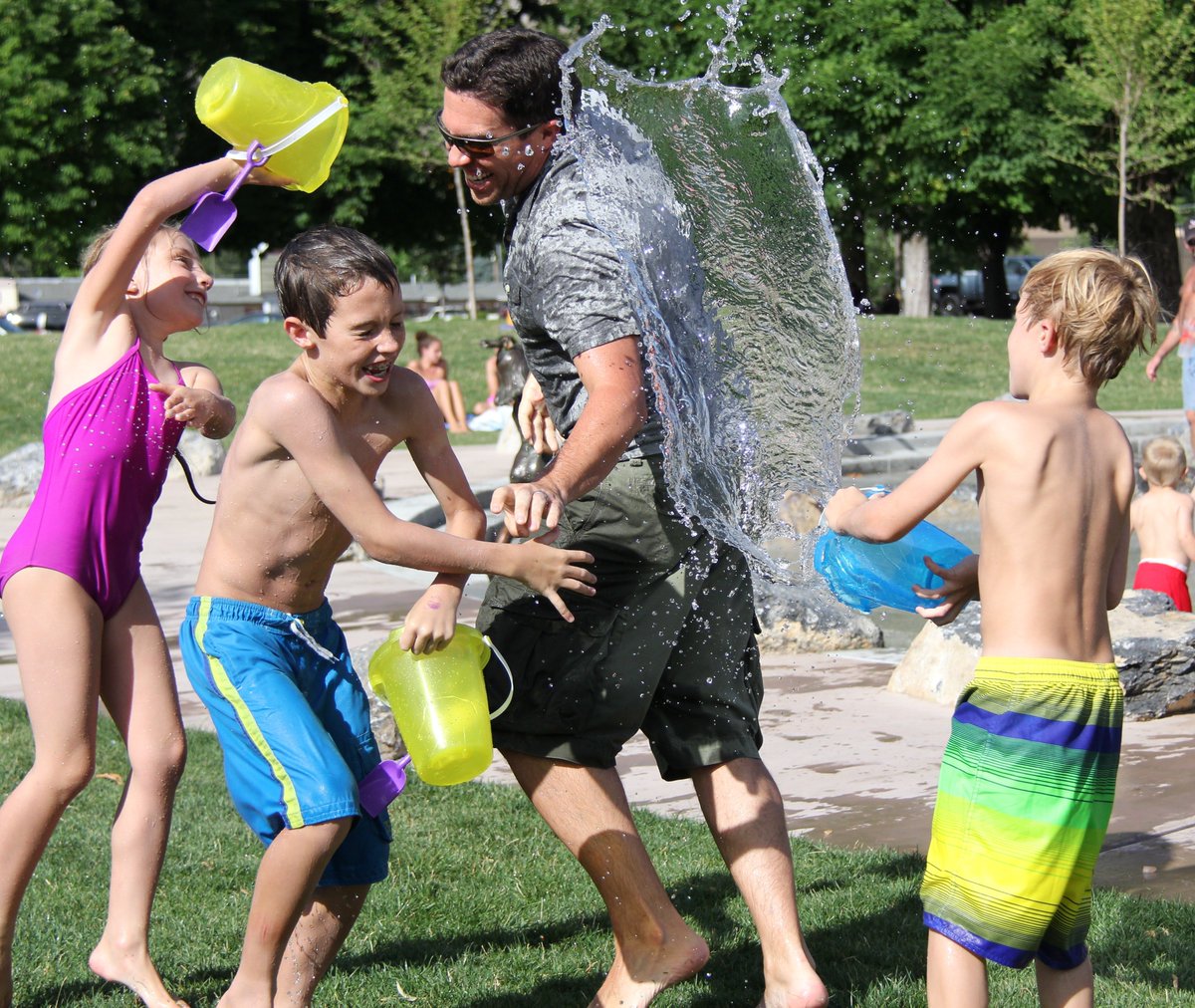 _HaruApp's tweet photo. What are the best free #summer activities for the kiddos? 
#FreeThingsToDo #summerfun #HaruApp https://t.co/ZW88AW5exE