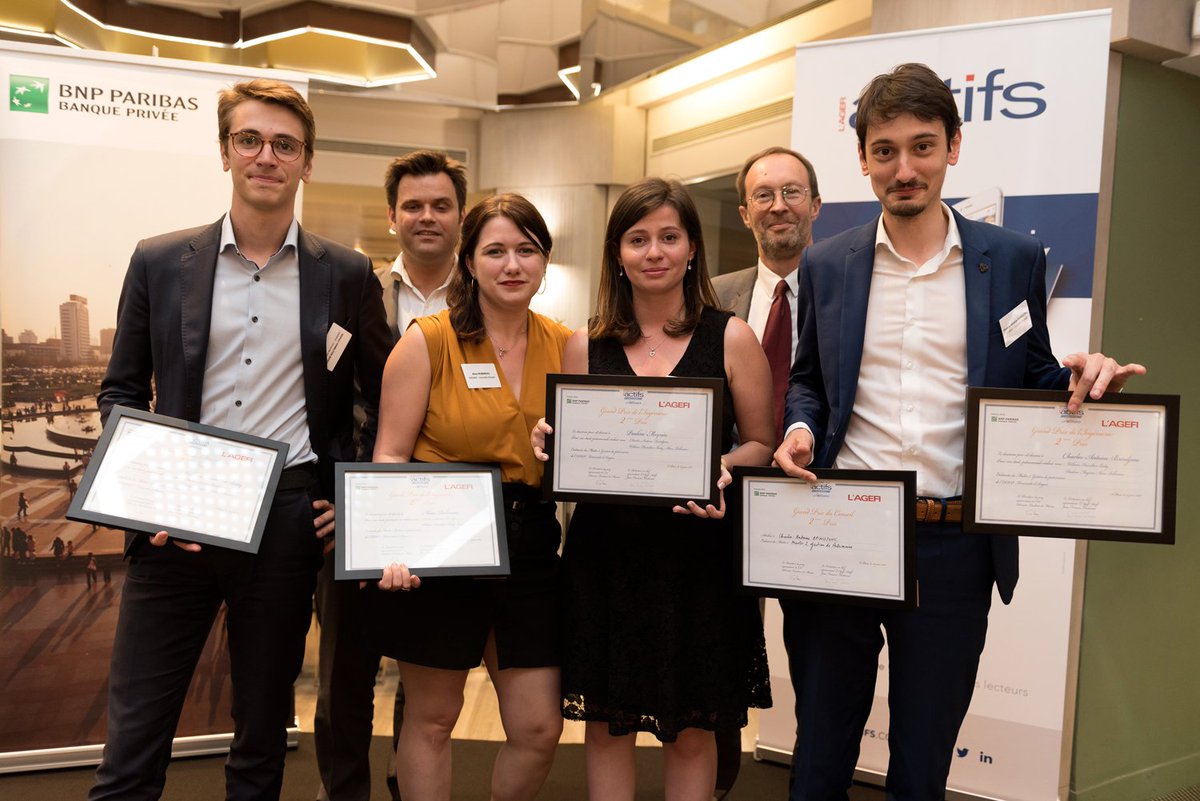 UnivAngers's tweet photo. Déjà lauréats d'un concours de gestion de portefeuille, les étudiants du M2 Gestion de patrimoine #ESEMAP se sont à nouveau illustrés lors du Grand prix du patrimoine jeunes diplômés #GPPJD organisé par @lagefiactifs https://t.co/GyUEJwQ4DJ #UAformation https://t.co/LQY8hbBNgq