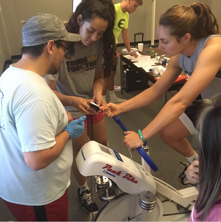 ESU_HPER's tweet photo. Early morning research excitement in the @ESU_HPER Human Performance Lab! What are the effects of pre-workout carbohydrate and ketone supplements on intermittent high-intensity work? Let's find out! #highimpactlearning #McNairScholar @emporiastate @TTC_ESU @LadyHornetWBB https://t.co/Tz4gcWJRca