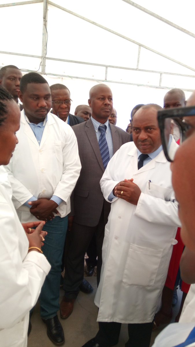 Devant S.E le <a href="/Burundi2VP/">Burundi |Deuxième VP</a> <a href="/ButoreJ/">Dr. Joseph BUTORE (Ph.D)</a> et le Ministre de la Santé Publique Dr Thaddée N. j'étais content, avec les autres membres de l'Equipe Nationale d'Intervention Rapide, de démontrer notre niveau de préparation à gérer les épidémies dont la maladie à Virus d'Ebola. <a href="/minisante/">MinisantéBdi</a>