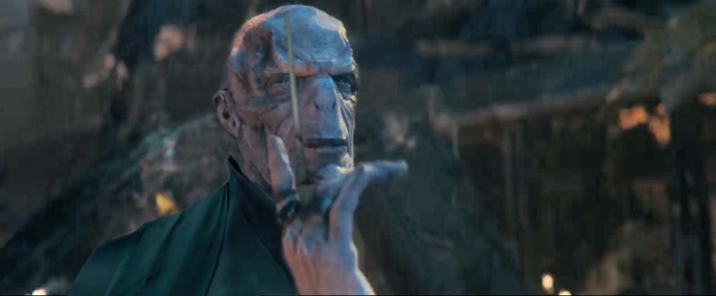 JayxKayla's tweet photo. @Gambino_XxVI Starts off with loki n thor going against Thanos [THE villain].So, this other nigga who works for Thanos [He looks like voldermot from harry potter] captures thor [who looks like shit btw, I think infinity war starts from the ending of ragnarok.Wouldn't know, have watched it yet https://t.co/XyHpryULVb