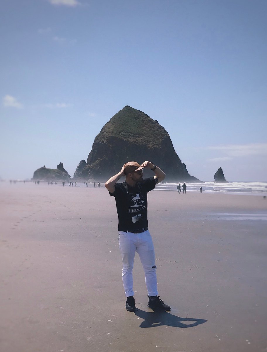 MarketCastLLC's tweet image. Happy 6th #Fizziversary to our fashion-forward and photography loving Director of Data Science, Patrick! Thank you for all that you do, and cheers to another great year with Fizz! 🎉🍻💻