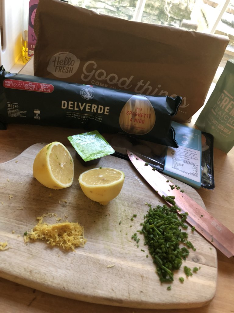 attietiley's tweet photo. ‘Good things come in brown bags...’ except, apparently, courgettes 😔 missing from this week’s @HelloFreshUK along with our rewards points order! https://t.co/jRAHkeJ2ph