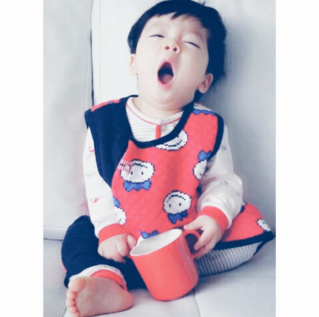 090718 
🌧 | Cause it's a rainy day.

               He is a beautiful sleepy baby. 🌙