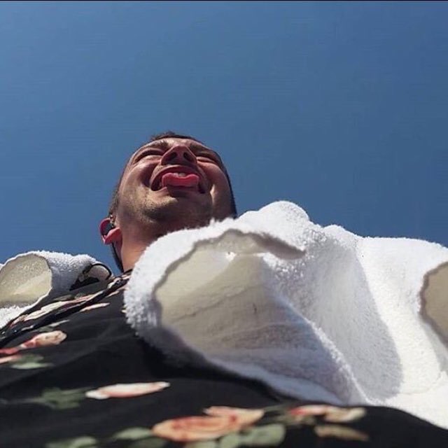 twentyoneofthem's tweet photo. Me when I saw @twentyonepilots notification on my phone this morning https://t.co/LZRQ3aLmvQ