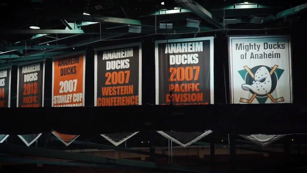 Two franchise icons, immortalized and celebrated forever. #Ducks25 https://t.co/dVTySVT69K
