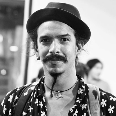 Entrevista con <a href="/_MASAF_/">MatiasSaavedraFierro</a> hoy con los chicos de #RockZoom  ¡No te la pierdas! por ucradio.net  7pm 📻 💻 #ponleplay ▶️ #notedesconectes 🎧