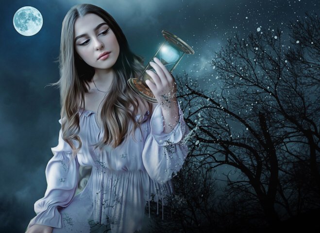 Teuta_Metra's tweet photo. “Don’t tell me the moon is shining; show me the glint of light on broken glass.” - Anton Chekhov #writing #Reading https://t.co/EbQF2wcTOA