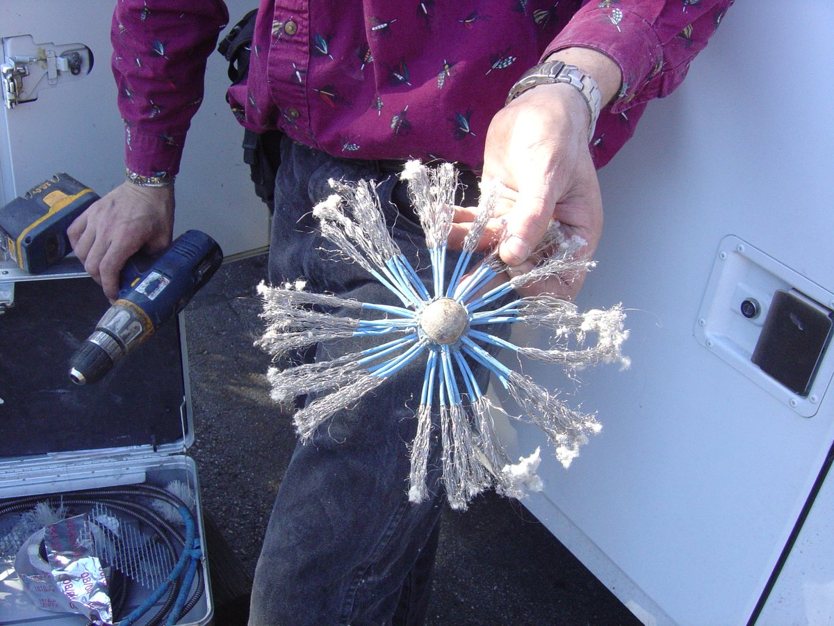 DryerSafety's tweet photo. What lives in your #dryer vent? #dryerlint. Find a Certified Dryer Exhaust Technician near you at https://t.co/6PU15lLpQR https://t.co/diiROjZklY