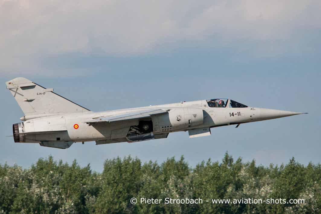 .<a href="/DrakenAir/">Draken International</a> Begins Assembly Of First <a href="/Dassault_OnAir/">Dassault Aviation</a> #Mirage #F1M Destined For Advanced #Aggressor Duty - by <a href="/Aviation_Intel/">Tyler Rogoway</a> <a href="/thewarzonewire/">The War Zone</a> <a href="/thedrive/">The Drive</a> #avgeek
thedrive.com/the-war-zone/2…