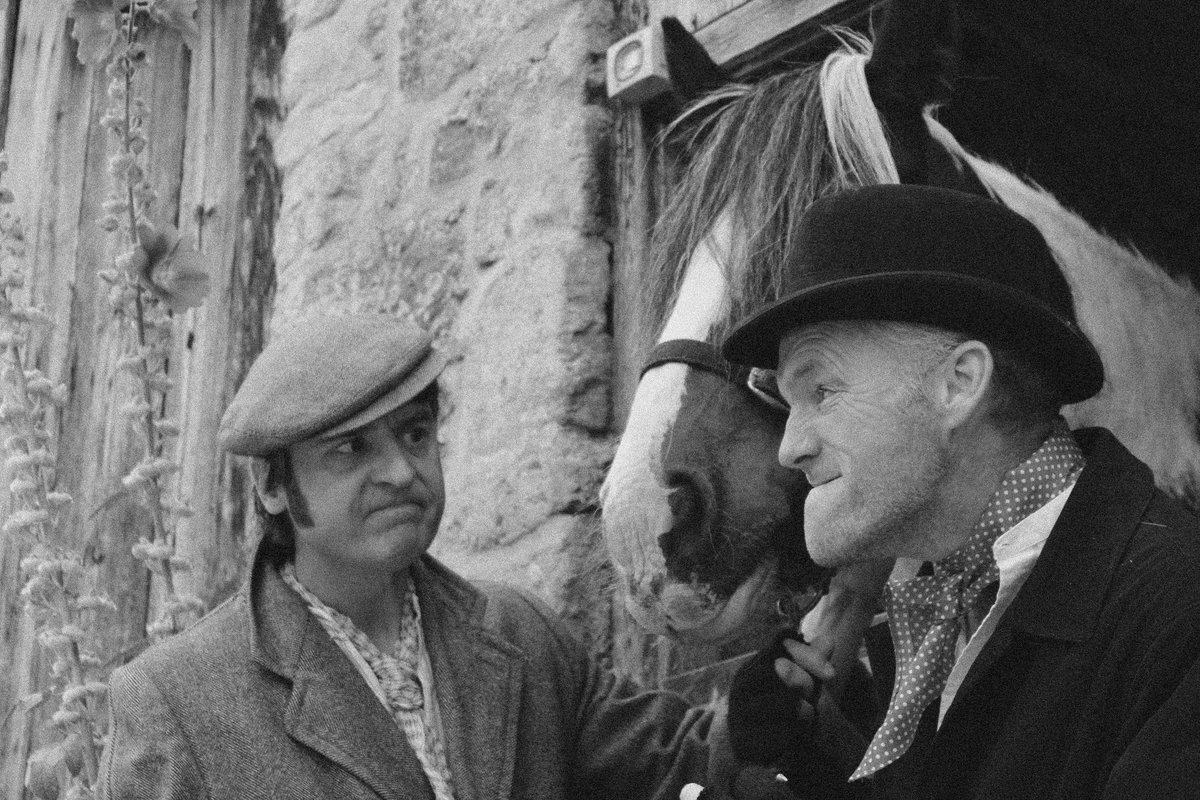 Caramba_Theatre's tweet photo. You lucky things!! Here’s another chance to see Steptoe and Son. 3 episodes from the father &amp; son popular tv comedy series 🎭😂
Kineton Village Hall, Fri 3rd Aug, 7.30pm.
Tickets £7: call 07952820456 or go to https://t.co/nWCN6PDjSu

#Warwickshire #comedy #theatre #youdirtyolman https://t.co/73uChprfLe