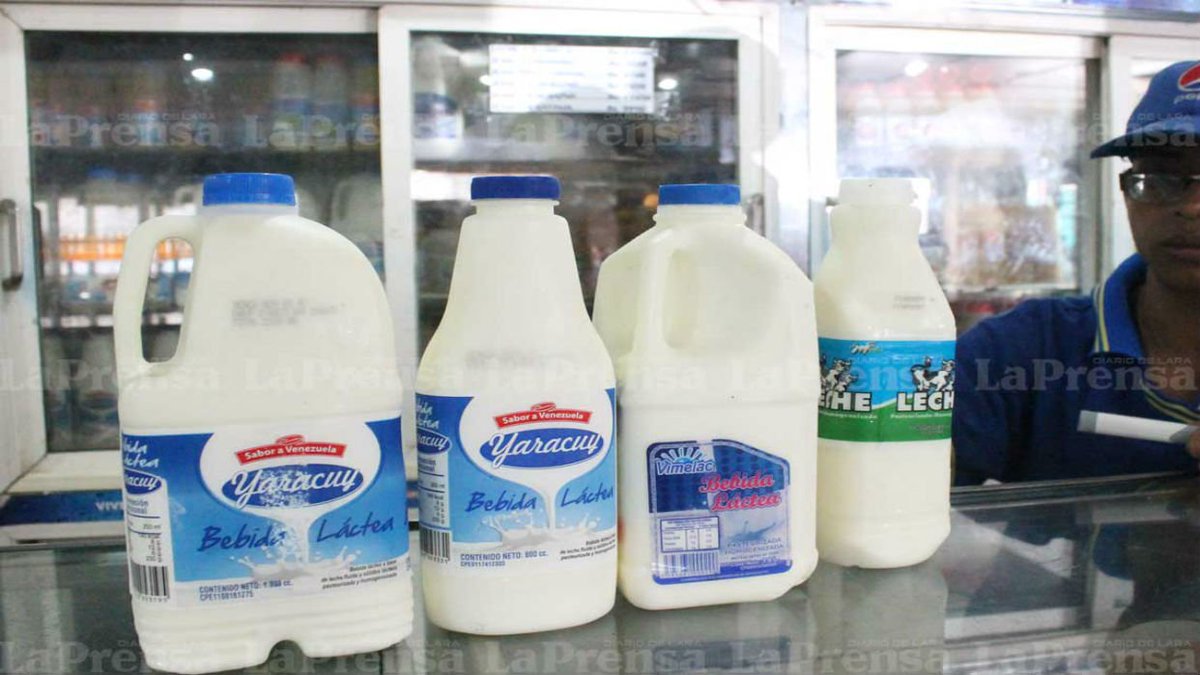 Ejecutivo revisó estructura de costo de la leche líquida goo.gl/SM9LpV  <a href="/muzcategui/">Marian Uzcategui</a>  
.
#Consecomercio
#CestaBásica
#Plan50 
#Hiperinflación