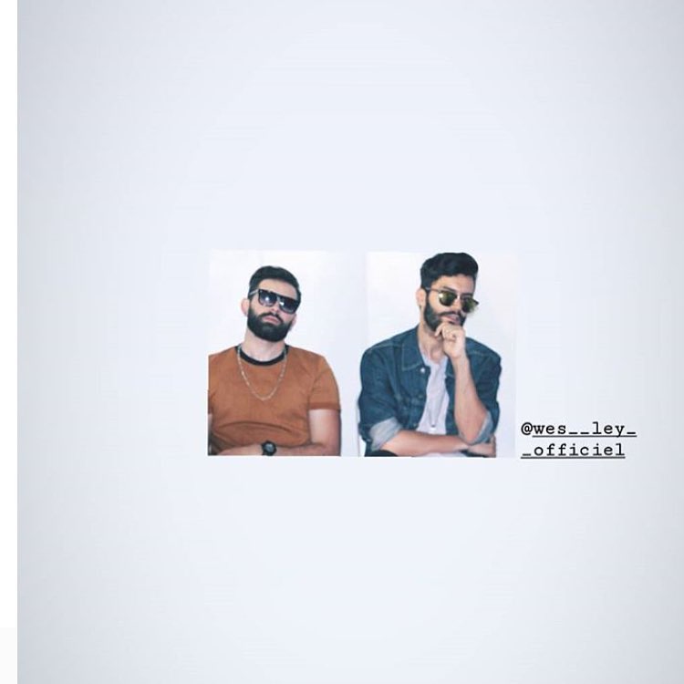 bourahlafanclub's tweet photo. Brothers 👬
@AnisBourahla1 @wesly #anisbourahla #anisbourahlateam #Algeria #ALMOKHTALIF 
#Algerian #Star #singer #artist #music #song #video #clip 🇩🇿 #انيس_بورحلة #اندلسية #المخ_تالف #فنان #فن #جزائري #المخ_تالف #انيس_بورحلة #الاعلام #الصحافة #الفن #الجزاير https://t.co/zicAWWcI4t